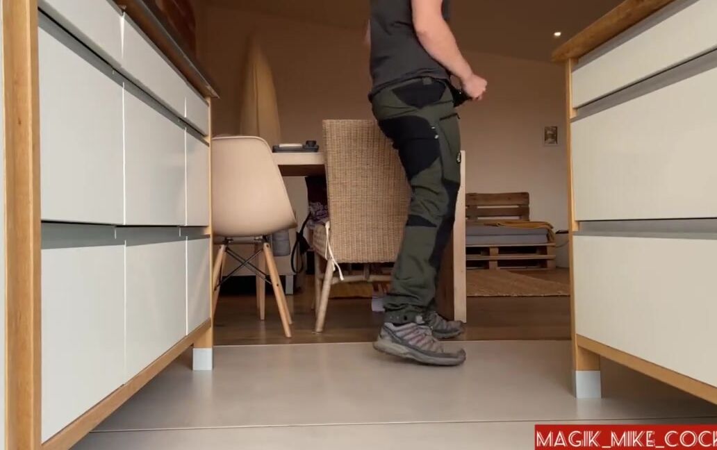 Mike s Magic Cock PLUMBER ADVENTURE 1- MILF ama de casa quiere la polla del fontanero Pornhub