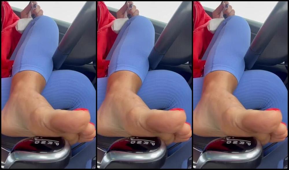 Queenfeetred Nicknamed Queenfeetred Onlyfans Sunday Morning On Gym2