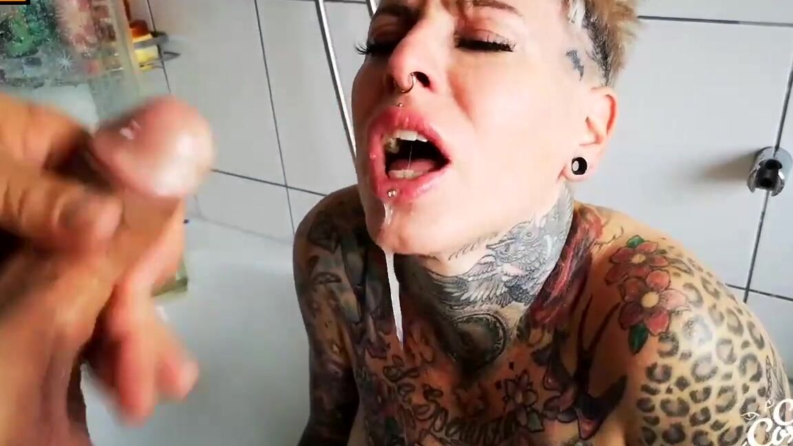 Cat Coxx 19.08.08  Vollgepisst und blank gefickt MyDirtyHobby