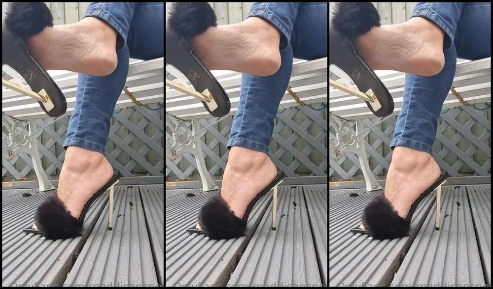 Maddison Spoilt Nicknamed Maddisonspoilt Onlyfans Teasing You With Toe Dipping Dangling And A Bit Of Heel