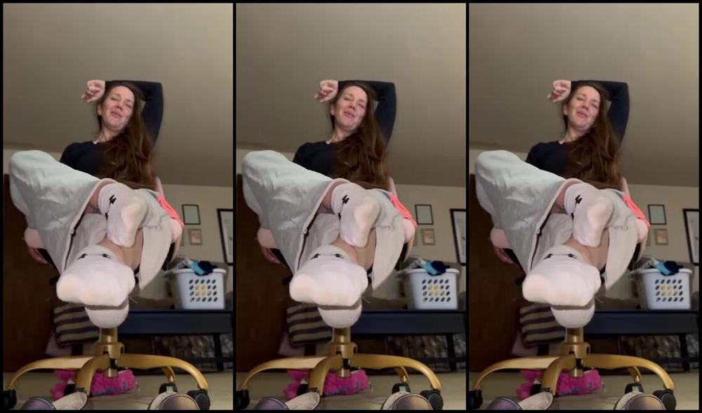 Soldmysolesforink Nicknamed Soldmysolesforink 03 07 2024 Onlyfans Video I Love That My Stanky Sweaty Socks Make Yall Just As Hard As My High Heeled