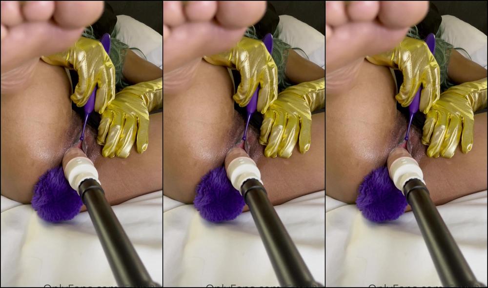 Foxxpink I Got My Butt Plug Fucking Machine And Vibrator Equals A Great Night