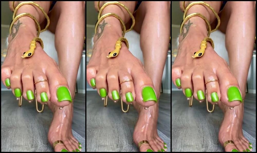 Goddess Pussyfoot Aka Goddesspussyfoot 08 24 2024 Onlyfans Video Green Goddess And The Serpent The The Serpent Manipulates And Lures One Into Sin Do