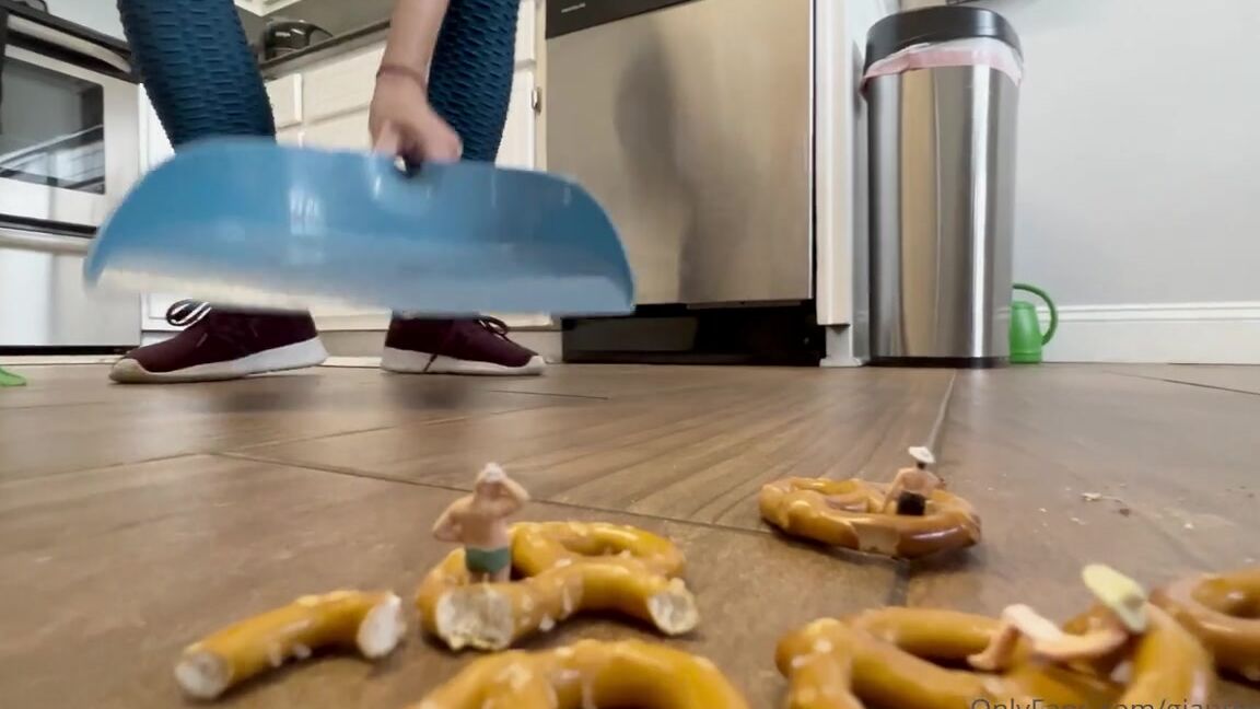 Giantess Tara Nicknamed Giantesstara 05 16 2023 Onlyfans Video Happy Tt Remember Youre Just Another Crumb On The Ground