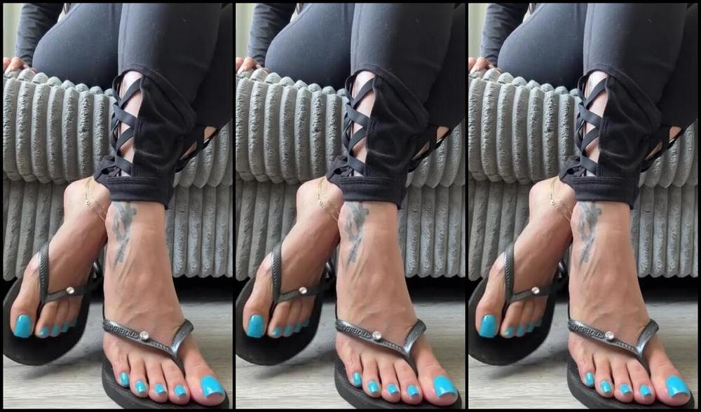 Goddess Pussyfoot Aka Goddesspussyfoot 05 03 2024 Onlyfans Video Teasing With My Black Havaianas And Blue Toes Yky