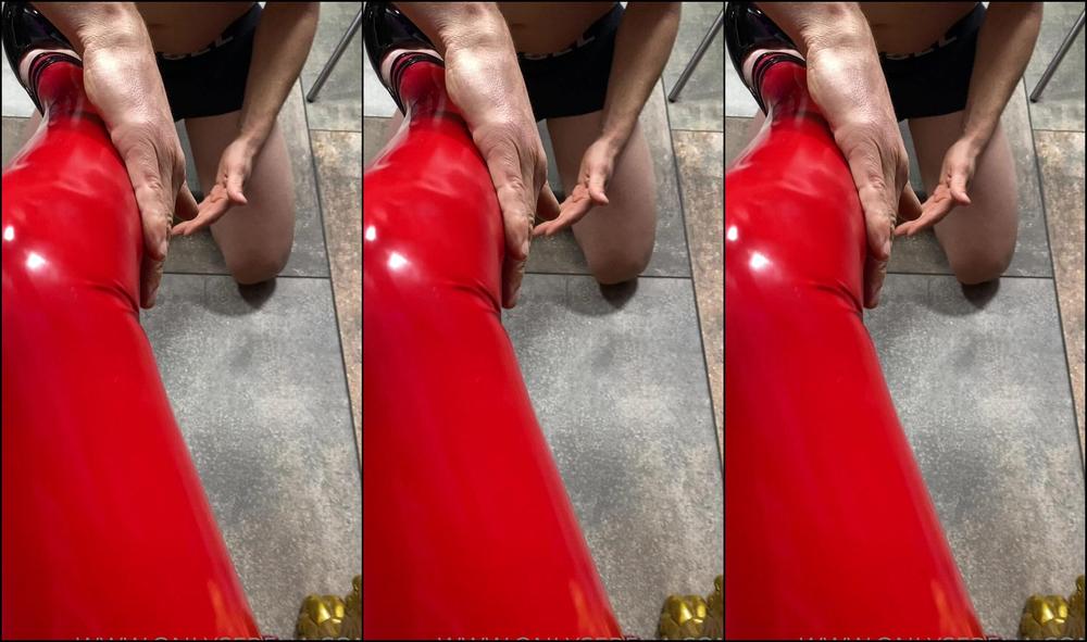 Goddess Gynarchy Having My Latex Stockings Shined