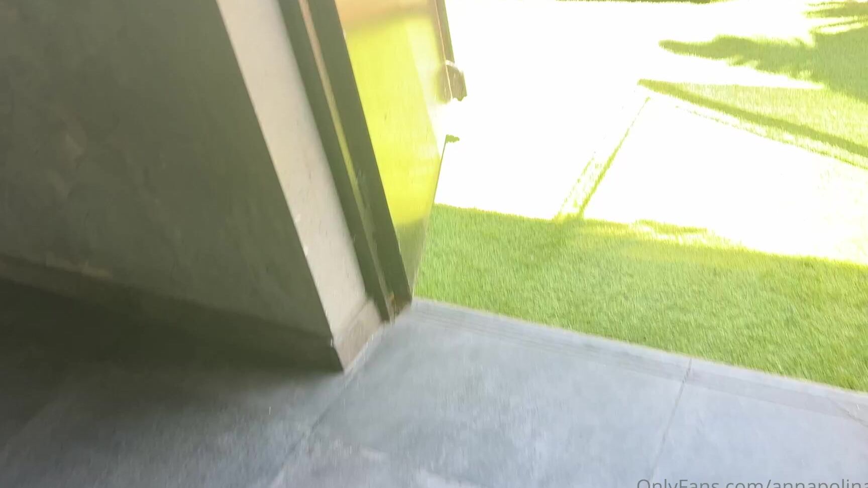 annapolinaxxxx-13-06-2022-2487148542-quand-ma-copine-cleagaultier-me-surprends-en-train-de-me-masturber-