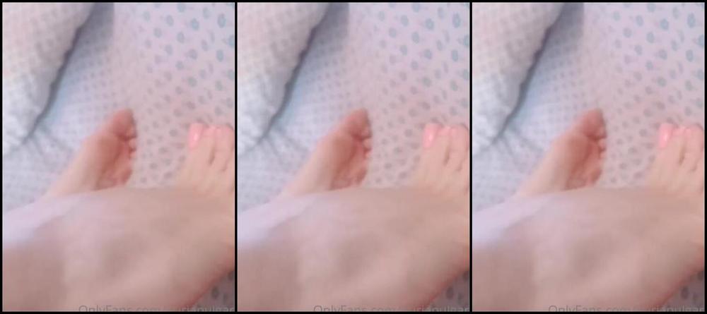 Feetvampire Nicknamed Feetvampire Onlyfans Vengo De La Calle Toda Cachonda Mucho Calor Sin Braguitas