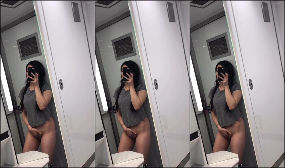 darlingboo-14-11-2019-86122545-wish-someone-could-choo-choo-me-up-hehe-i-always-get-extra-horny-in-public