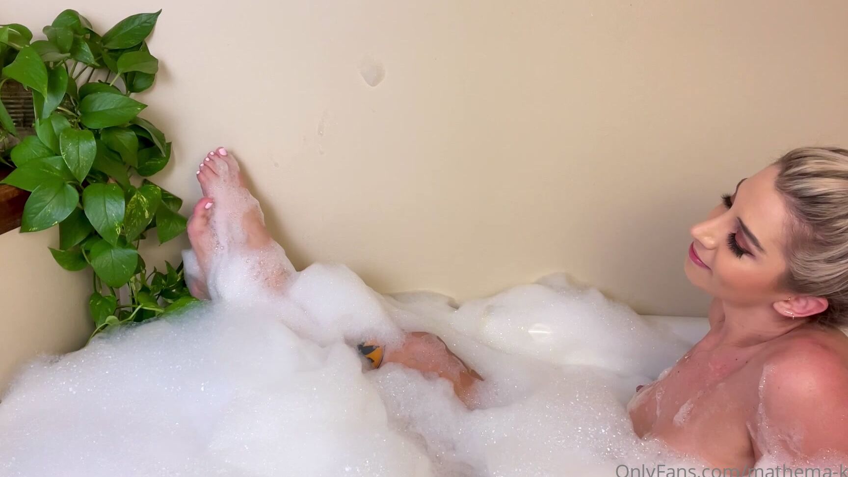 Mathema Kitten Full Length Xxx Video Take A Bath Ema With Mathema