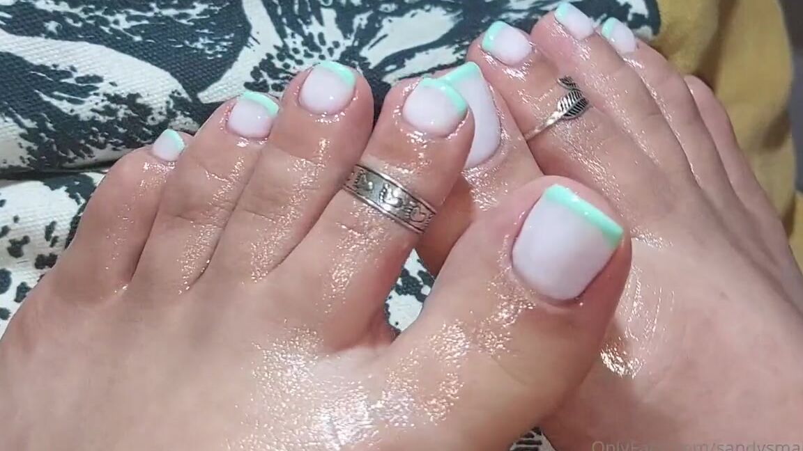 Mica Sandy Nicknamed Sandysmallfeet Onlyfans Close Up To My Oily Toes