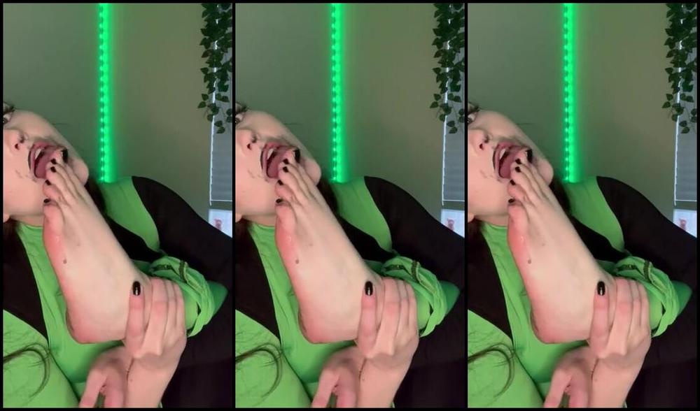 Becca Foxx Feet Aka Sizeelevens Onlyfans Shegos Tease And Messy Self Worshipp