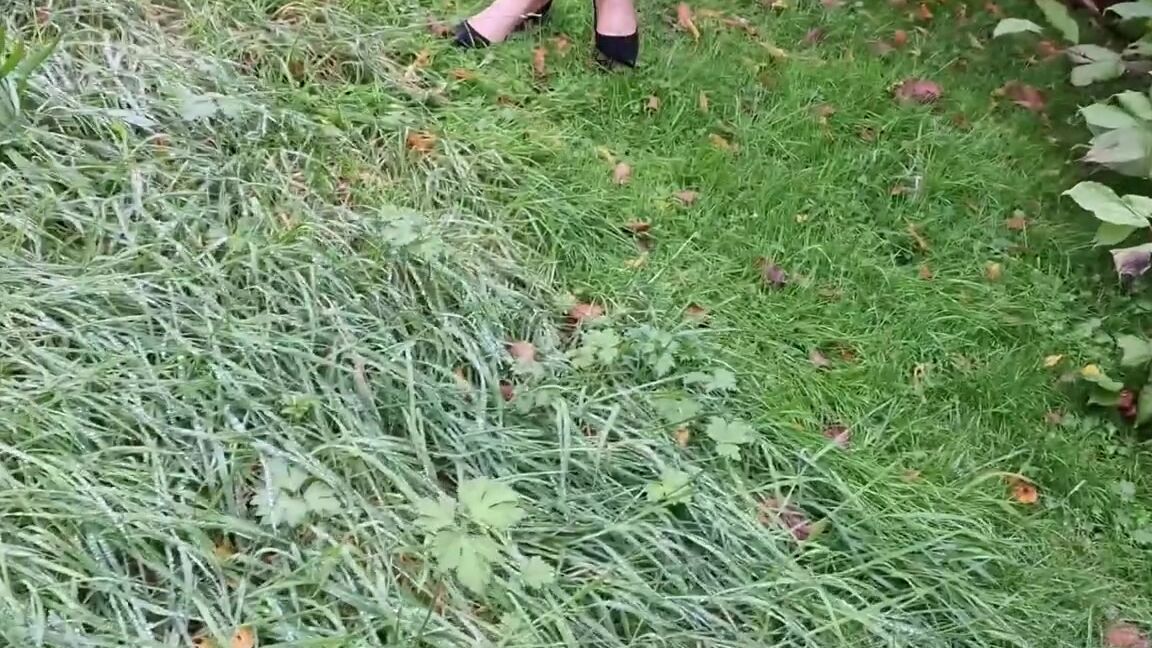 Kats Worn Heels Nicknamed Katswornheels Onlyfans Lets Start By Sinking The Heels Into The Wet Grass That Should Mess Up The Suede