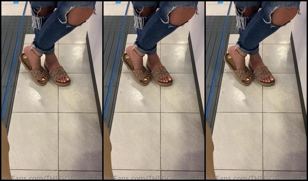 Erin Aka Thegoddesserin Onlyfans I Didn T Know My Feet Was Getting Recorded I Just Do This Kind Of Play Everytime Outside