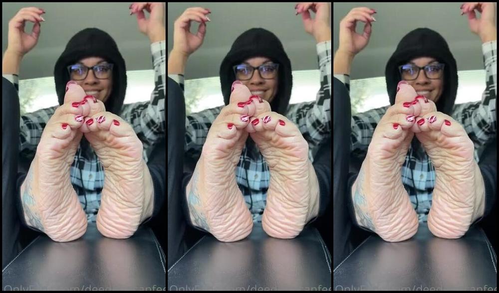 Deedeericanfeet Onlyfans As Requested More Car Feet Fun Old Pedi