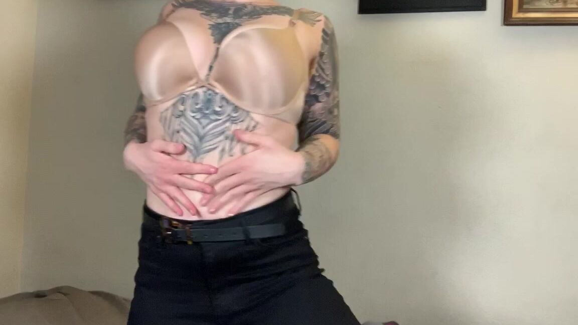 Rubyriots 121063966 01 08 2020 Feeling Pretty Damn Sexy While Making New Content Tonight