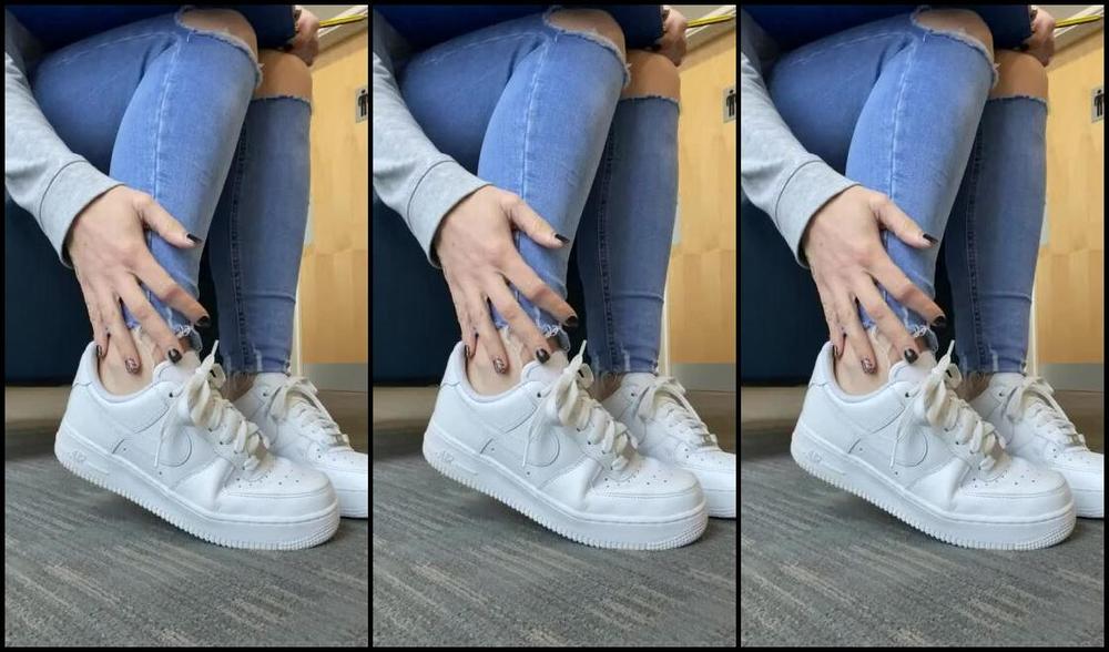 Goddesssuzie26 Onlyfans I Wish You Were In The Waiting Area With Me