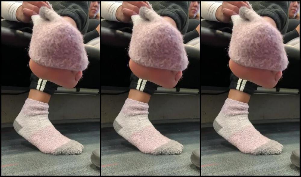 Chicc Aka Solescchicc Onlyfans Lick The Fuzz Off My Feet U