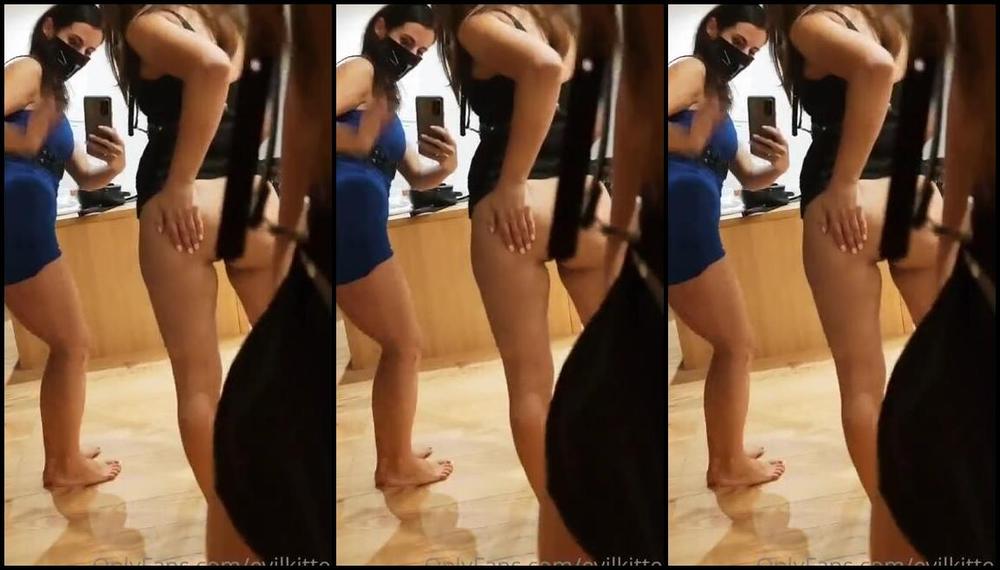 Evil Kitten Nicknamed Evilkitten Onlyfans Removing Plugs After Wearing Them All Night With Anaisandnatalia