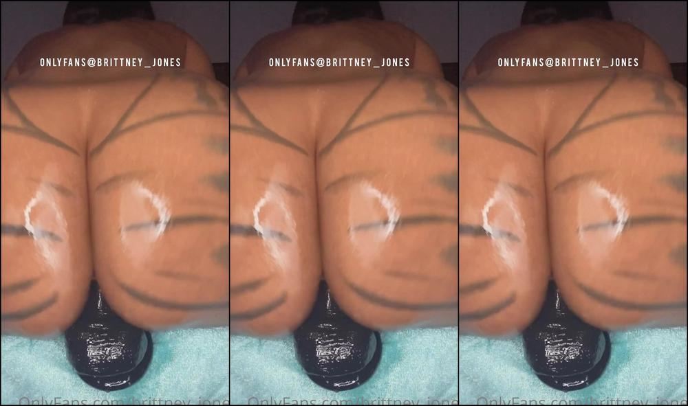 Brittney Jones Tried To Hold Back From Cumming But That Pussy Just Kept Squirting Back To Back