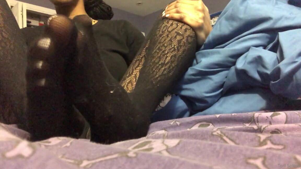 Torisoless Onlyfans Stocking Teaser Strip Tease Bare Soles Tease Toe Wiggles For My Babies