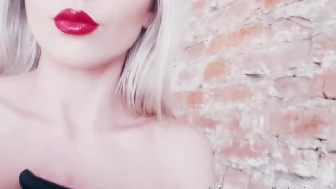 Katerina Piglet Nicknamed Katerinapiglet Femdom 02 17 2019 Onlyfans Video Gloves And Nude