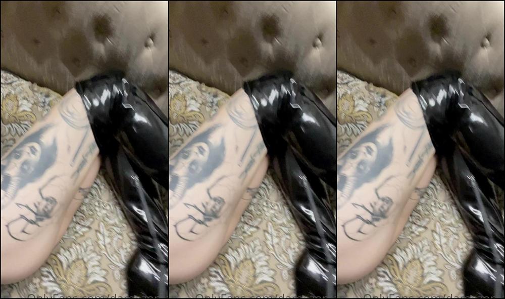 mistress damazonia 01 06 2021 worship my boots Onlyfans