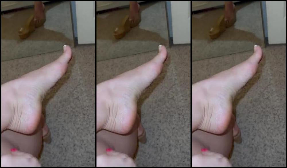 Ariel Love Nicknamed Ariellovexo Onlyfans Have A Good Sunday 4