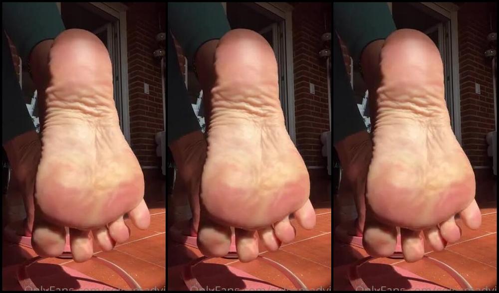 Solesmad Fetish Queen Aka Solesmadvip Onlyfans Yesterday My Husbands Birthday Was Very Sadwithout Anubiswe Ll Spend The Day Away To Distr 2