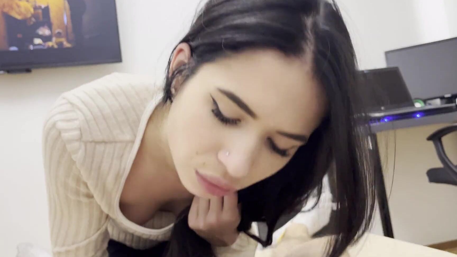 Cloudy inky Милашка пришла на первое свидание а получила член в рот - Cloudyinky Pornhub