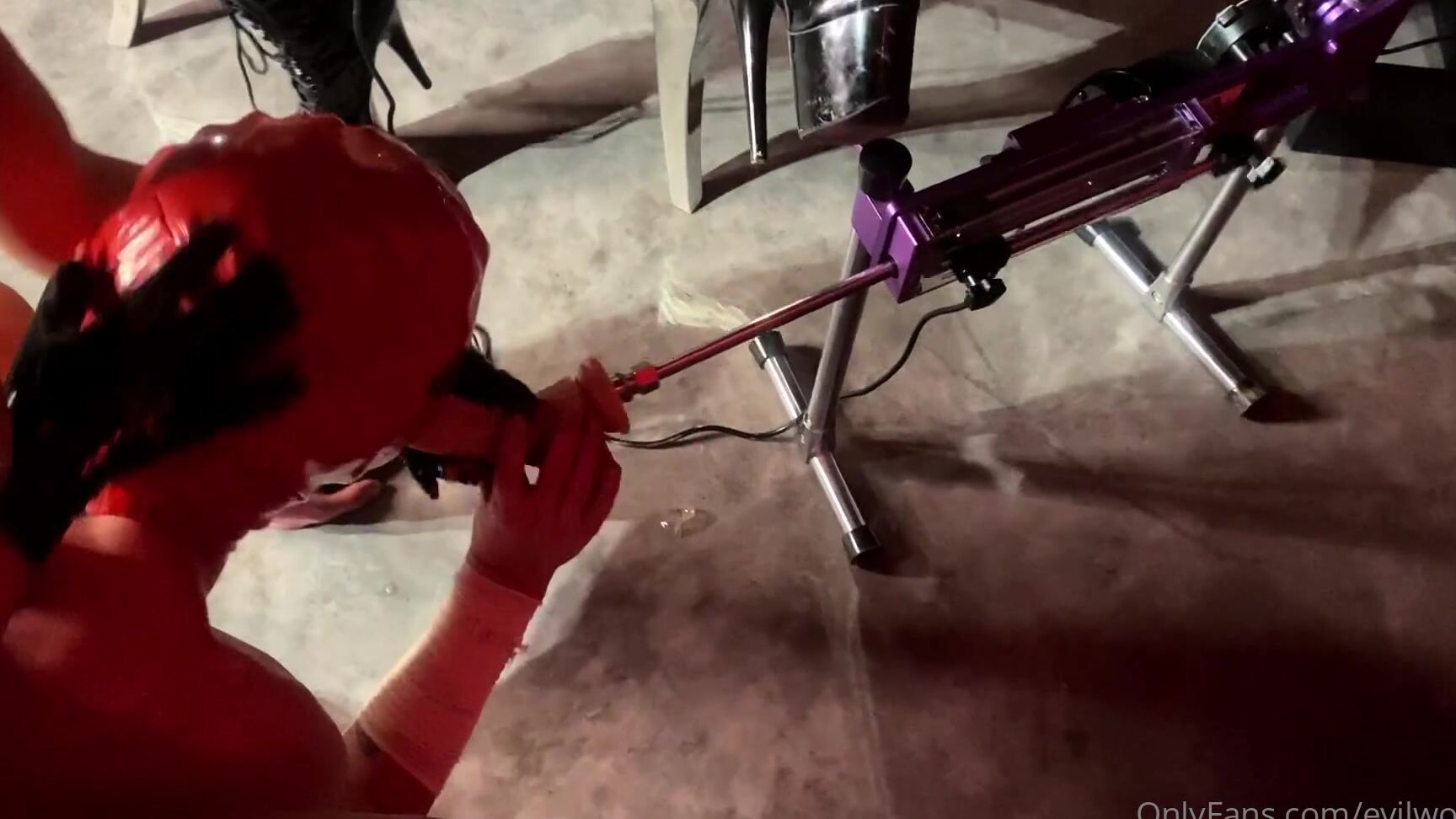 evilwoman-09-12-2020-1416520044-strap-on-blowjob-double-domme-mouth-fucking-fucking-machine-mee-t-new-super-fresh-domi