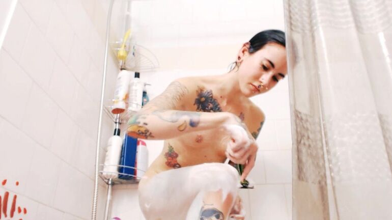 Shower Scenes, Shaving, Tattoos, Voyeur skulliee shower voyeur ManyVids