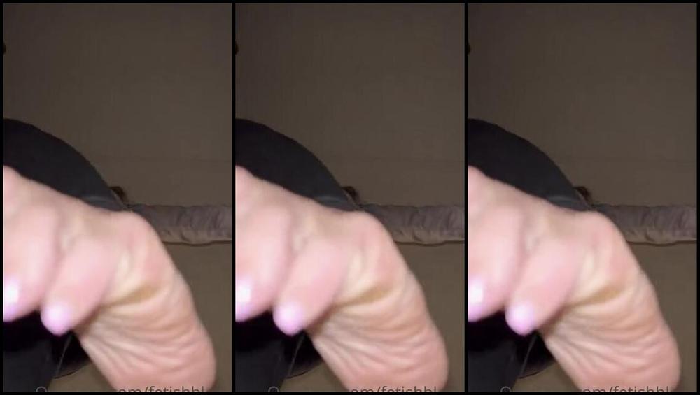 Foot Fetish Blonde Nicknamed Fetishblonde Onlyfans Imaging Laying On The Floor With My Perfect Feet Hovering Over Your Face Staring Into My Plump Pink