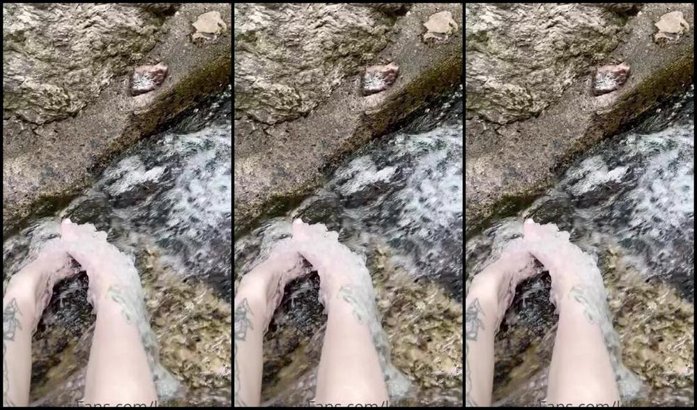 Kiki Kitsune Nicknamed Kiki Kitsune 08 17 2023 Onlyfans Video Almost Froze My Toes Off