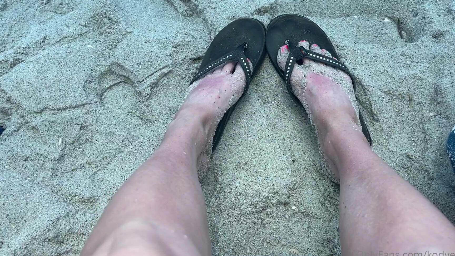 Kodyevans Who Loves Rainbow Flip Flops And Feet In The Sand