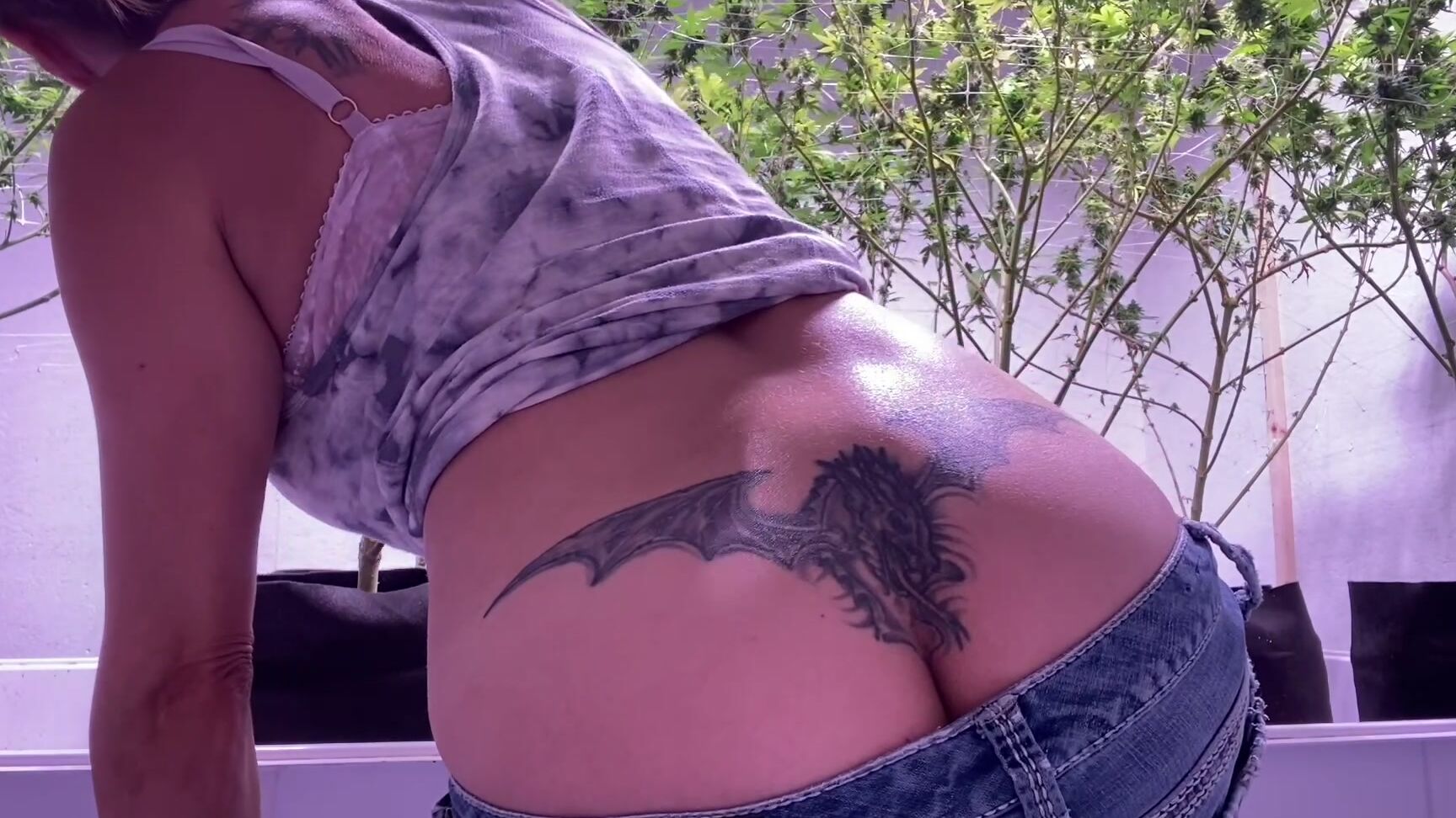 Queenmothersoles Bud And Buttcrack