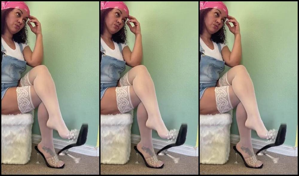 Deedeericanfeet Onlyfans As Requested In White Nylons And Dangling Mules