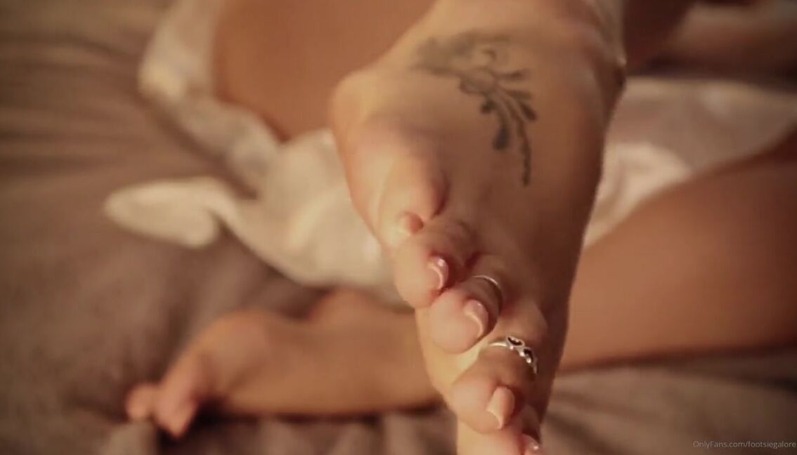 Footsiegalore Onlyfans It S Them Never Want To Leave This Bed Feet Dx