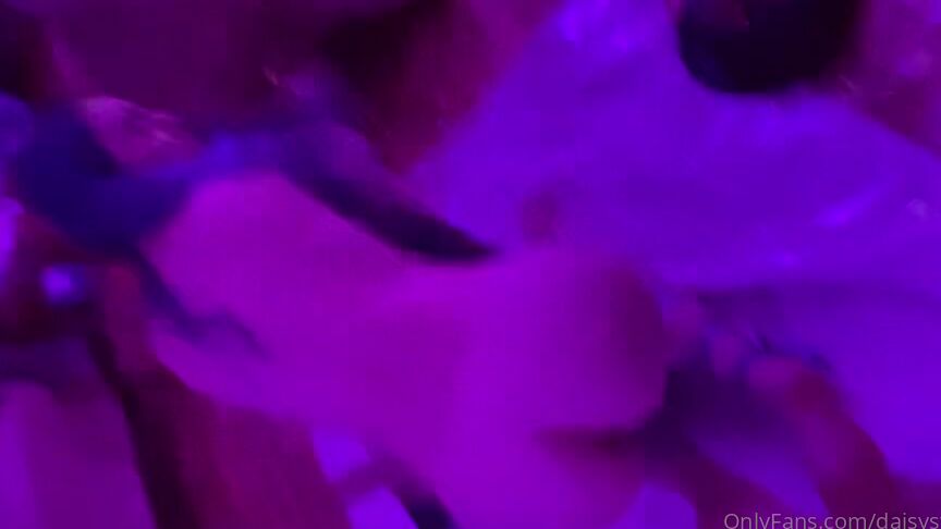 daisyswan-11-02-2021-2029798411-i-fckn-love-chocolate-cake-okay-thedesperate0ne