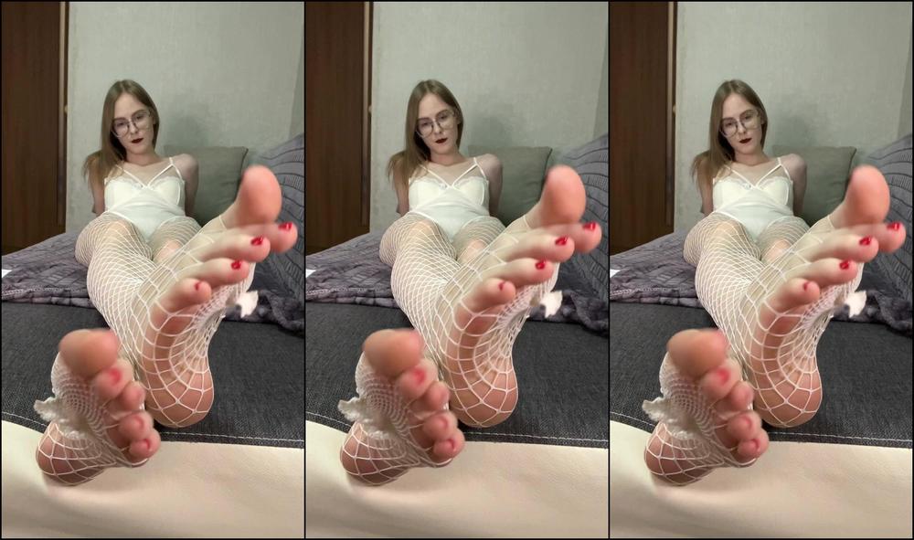 Brattydeviless Vip 3027133394 10 06 2023 I Know Your Dream Is To Lie At Those Feet Well Crawl On All Fours To