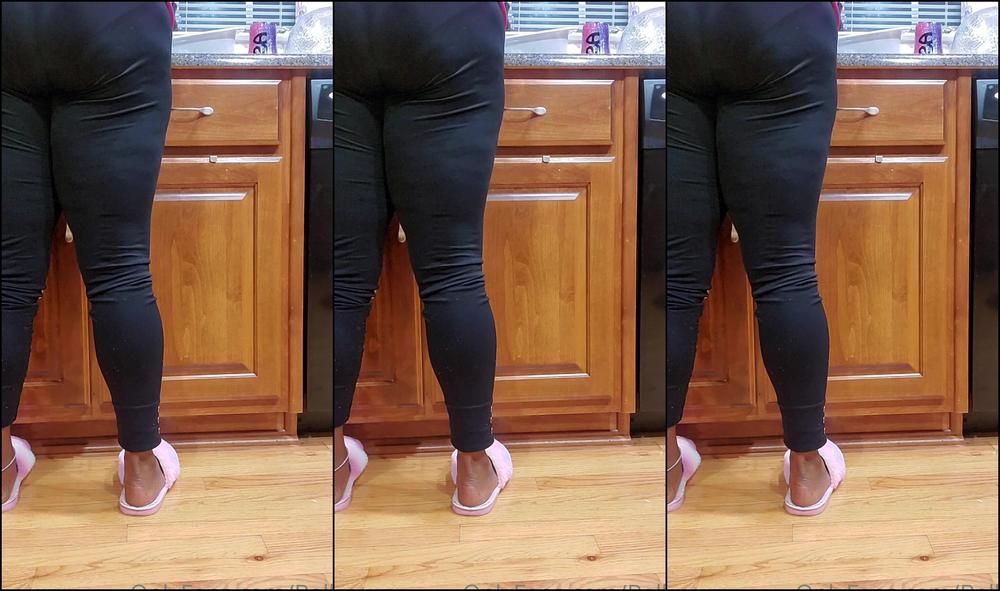 Arabellaseroticpoetry Would You Rub My Feet After I Ve Been In The Kitchen For Hours