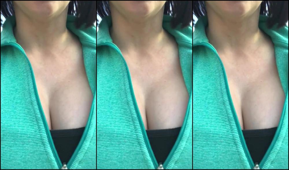 Bbcslutwife4U2 Posing Talking