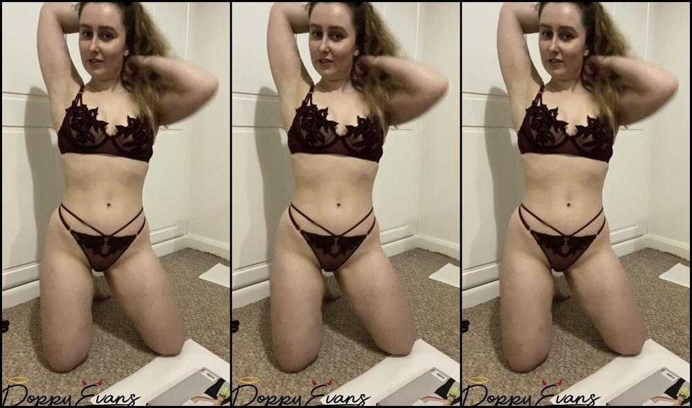 Poppyevans A Wrapping Masterclass From Poppy Naked I Hope You Find My Foot Technique Helpful Hehe