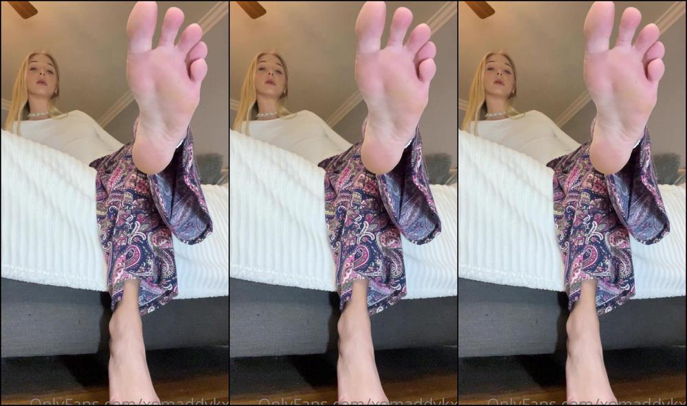Xomaddykxo Looking Up To Your Goddesses Soles How It Should Be Now Worship My Feet Loser