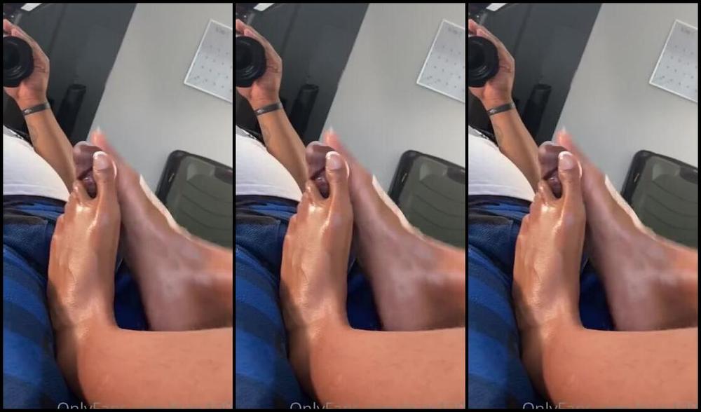 Toes100K Onlyfans Dallasfootmodelsent Summing From This Foot Pussy