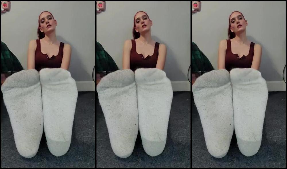 Miss Behavin Aka Misbehavedxoxo Onlyfans Who Wants To Taste My Sweaty After Workout Feet D