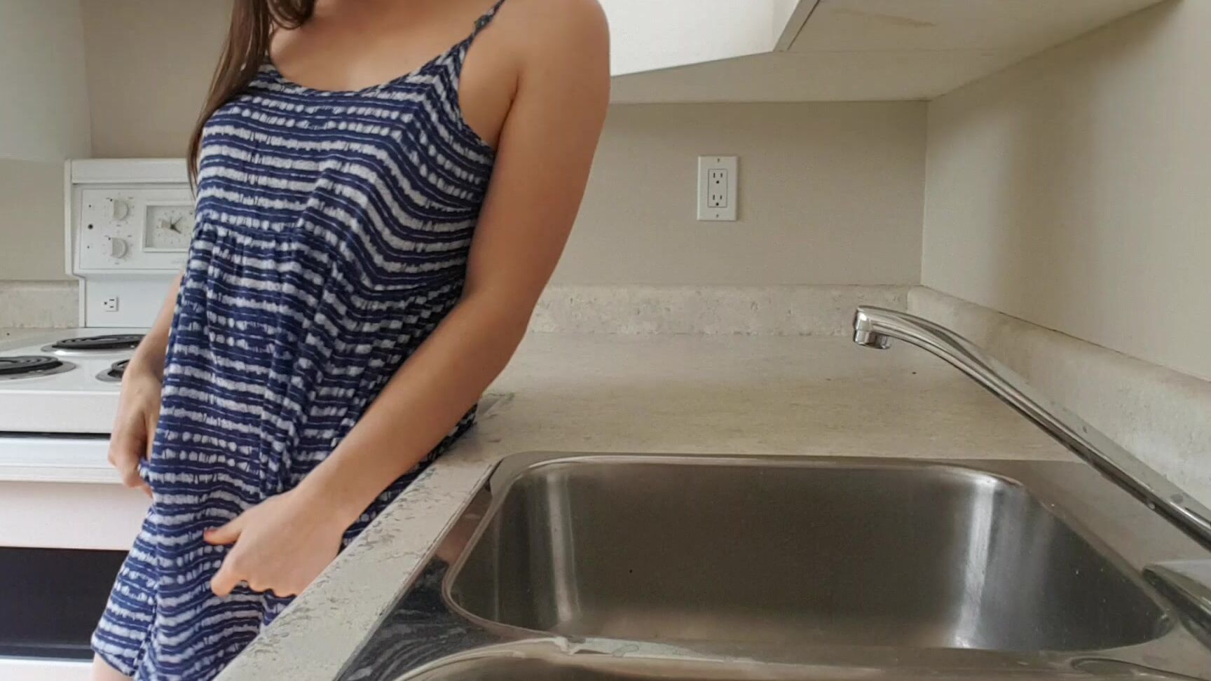 Brunette,Hairy,Pee,Public Toilet,Teens (18+) hazel simone naughty girl p--es in the sink ManyVids