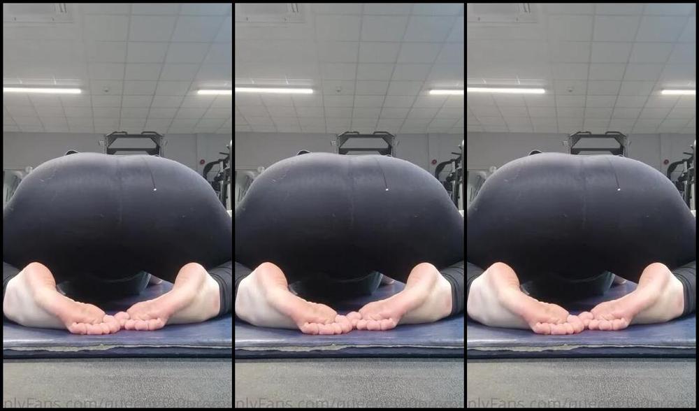 The Foot Queen Of England Aka Queengf90Premium Onlyfans Stretch With