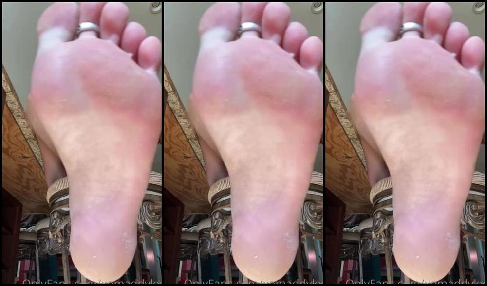 Goddess Kaylee Aka Xomaddykxo Onlyfans Kneeling Before Me Like The Slave That You Are My Feet Aren T Gunna Clean Themselves Chop Chopp