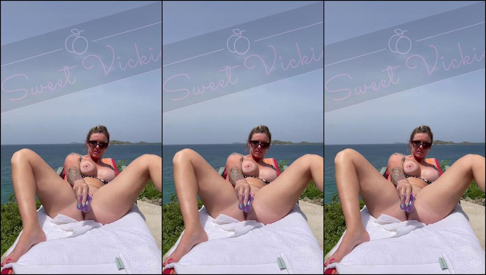 Dildo Fucking,MILF,Outdoors,Pussy Play,Squirt sweetvickie squirting by the ocean ManyVids